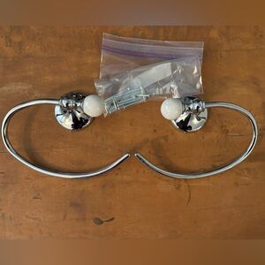 Set of 2 chrome towel rings with white ball